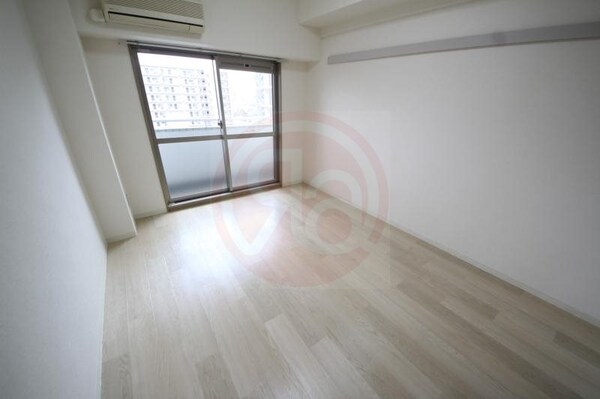 洋室(落ち着いた色調の洋室です)