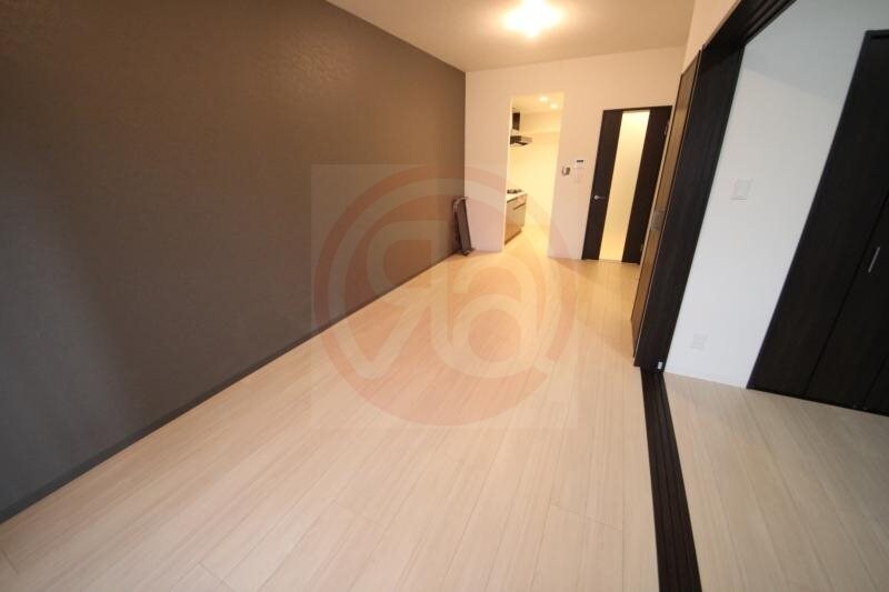 物件内観写真5　(こちらのリビングで趣味の時間をお楽しみください)