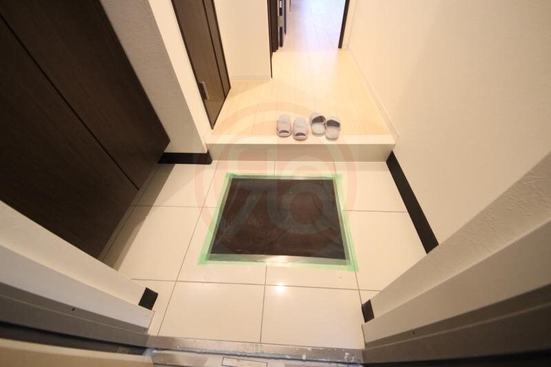 物件内観写真16　(シンプルで使いやすい玄関です)