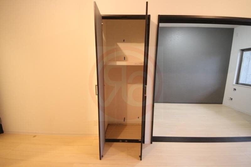 物件内観写真26　(たっぷりとした収納スペースです)