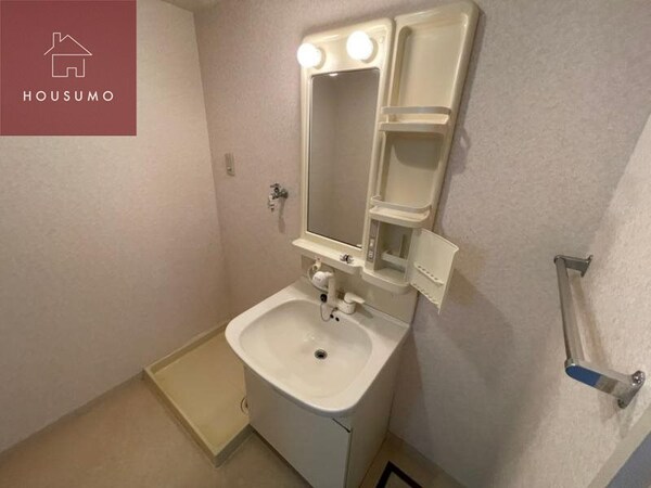 独立洗面台(同施工会社・同型モデルの室内です。（参考写真・イメージ写真）)