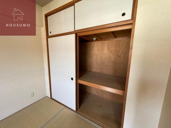 収納(同施工会社・同型モデルの室内です。（参考写真・イメージ写真）)