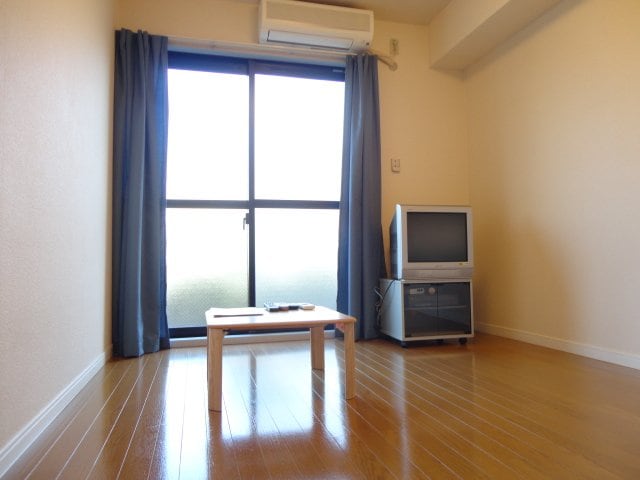 物件内観写真4　(エアコン付)