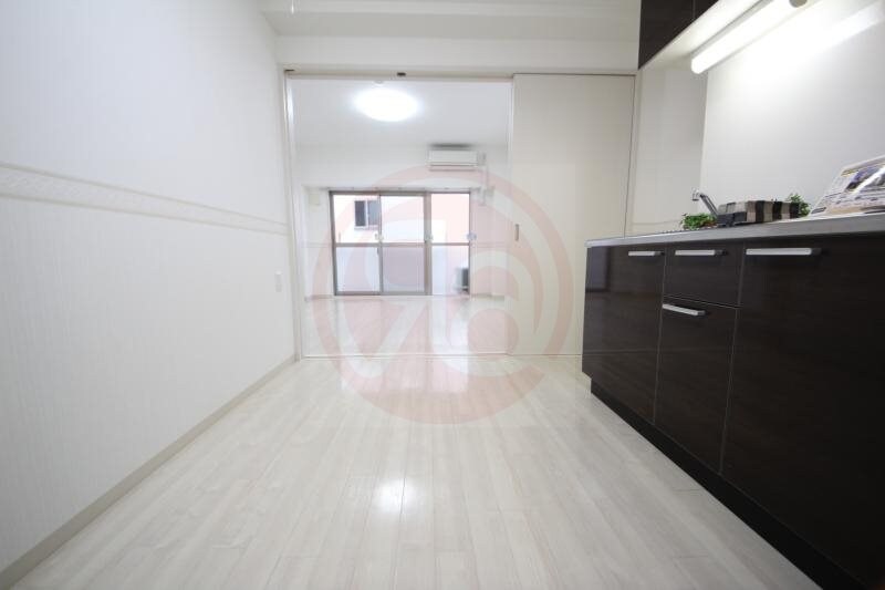 物件内観写真5　(ゆったり過ごせる居間です)