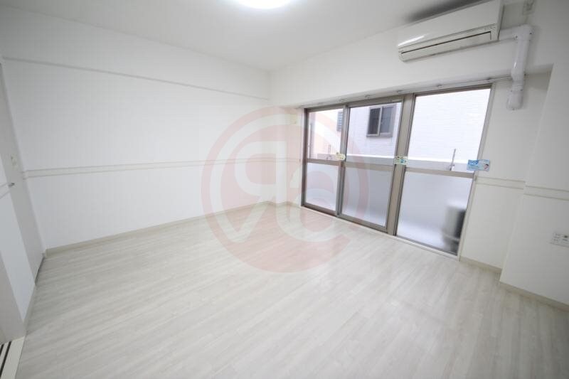 物件内観写真21　(落ち着いた色調の洋室です)