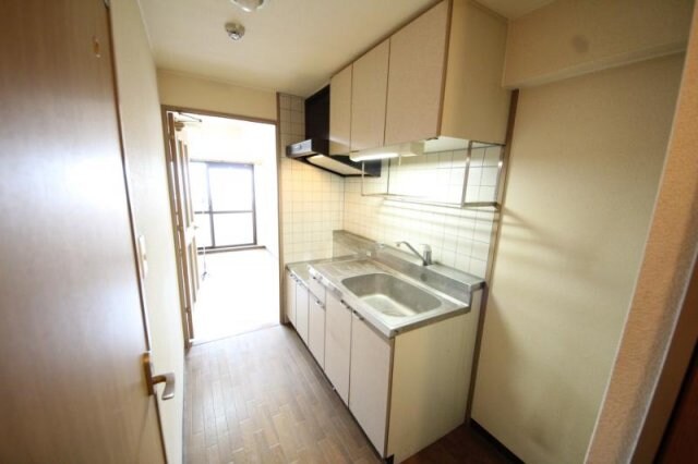 物件内観写真5　(キッチンでお料理をお楽しみください)