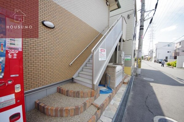 エントランス(毎日通るエントランスはこのようになっています)