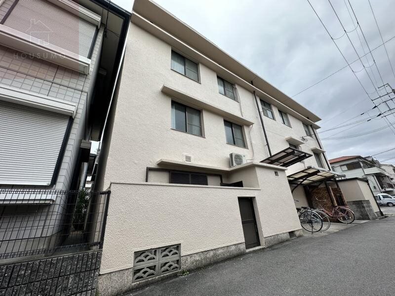 物件外観写真3　(きれいな外観です)