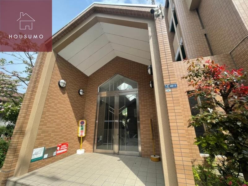 物件外観写真2　(落ち着いた雰囲気の外観です)