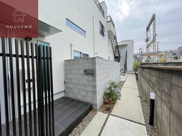 エントランス(清潔なエントランスです)