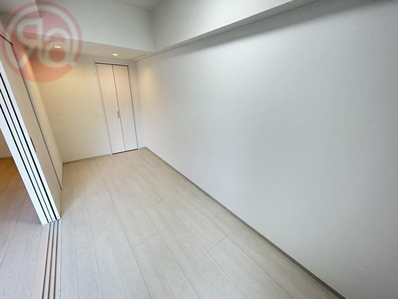 物件内観写真7　(使い勝手のいい寝室です)