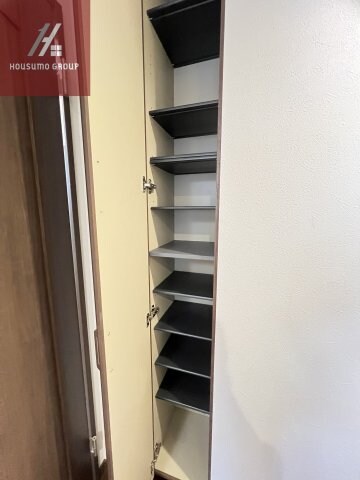 物件内観写真17　(便利な収納スペースです)