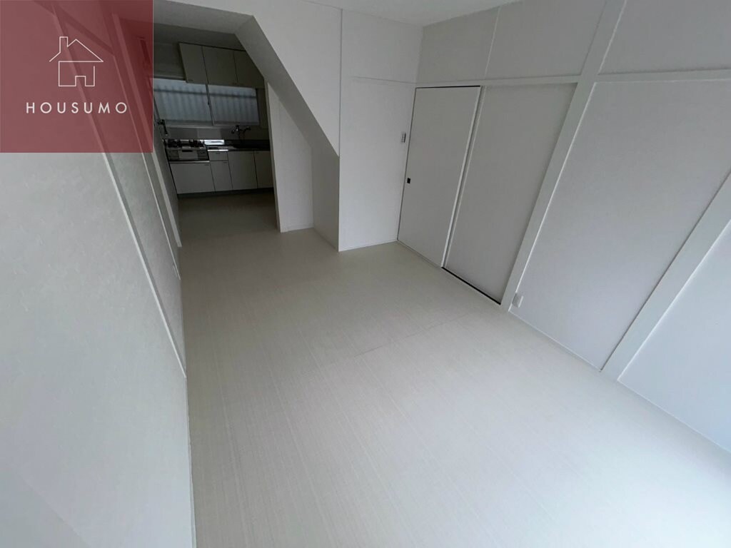 物件内観写真14　(こちらのリビングで趣味の時間をお楽しみください)