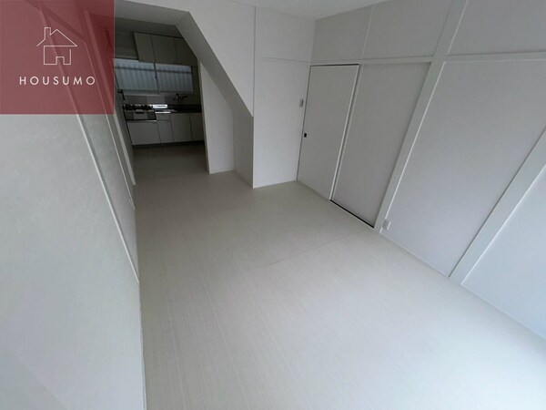 居室(こちらのリビングで趣味の時間をお楽しみください)