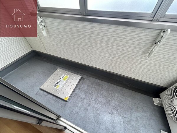 バルコニー(外からの目が気にならないバルコニーで洗濯物が干せます)