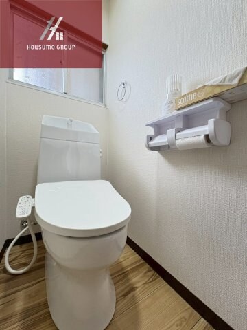 物件内観写真10　(ゆったりとした空間のトイレです)