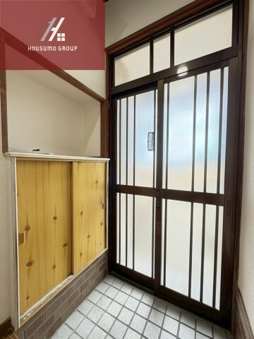 物件内観写真11　(ゆったりとした玄関です)