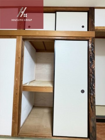 物件内観写真17　(収納豊富です)