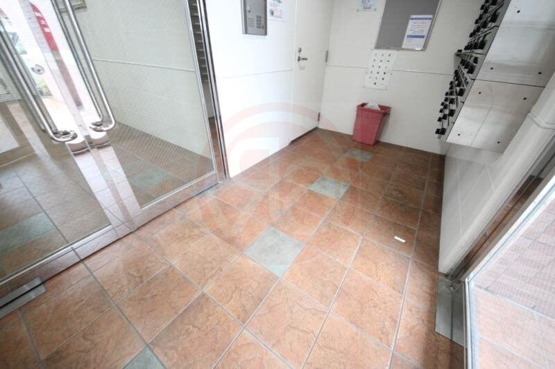 物件外観写真3　(ゆとりのあるロビーです)