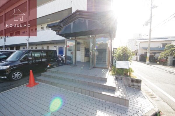 エントランス(建物の内部です)