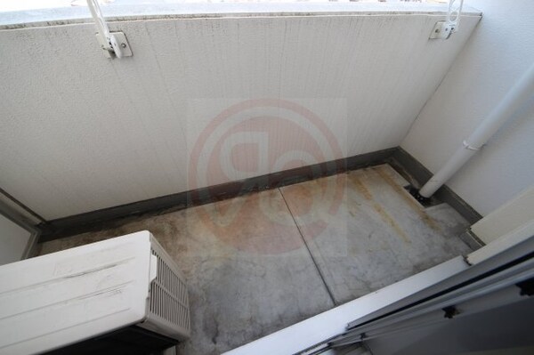 バルコニー(暖かな日差しのふりそそぐバルコニー)