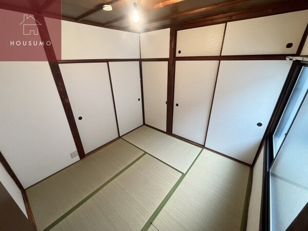 和室(和室、ちょっとしたくつろぎスペースにいかがでしょうか)