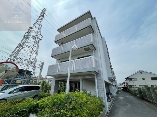 物件外観写真1　(落ち着いた雰囲気の外観です)