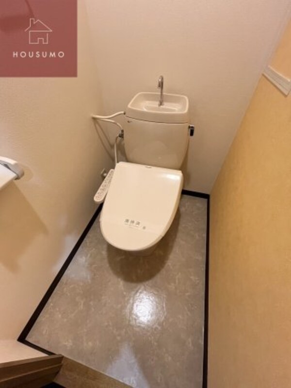 トイレ(落ち着いた色調のトイレです)