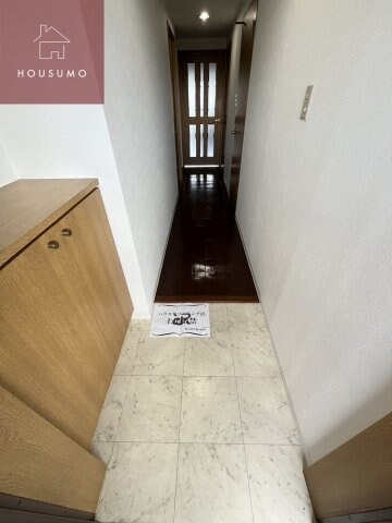 物件内観写真9　(シンプルで使いやすい玄関です)