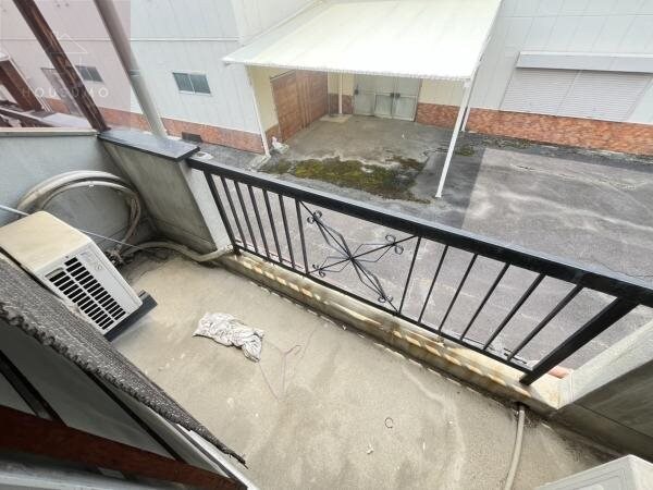 バルコニー(お洗濯にも便利なバルコニー付き)