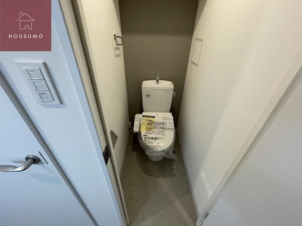 トイレ(落ち着いた色調のトイレです)