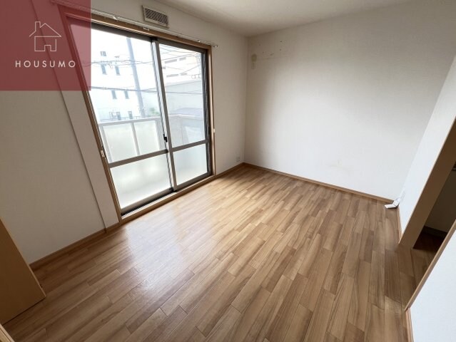 物件内観写真4　(居間です)