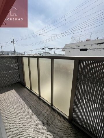 物件内観写真12　(お洗濯にも便利なバルコニー付き)