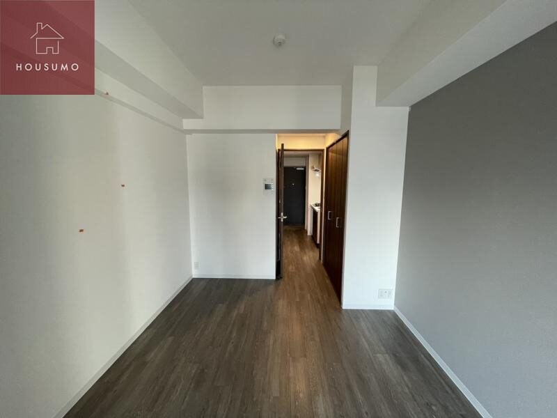 物件内観写真25　(こちらの居間で趣味の時間をお楽しみください)