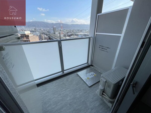 バルコニー(バルコニーからの眺めを楽しみながら食事をしませんか)