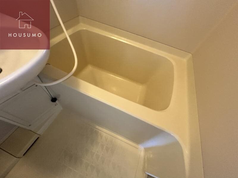 物件内観写真7　(日々の疲れを癒すお風呂付です)