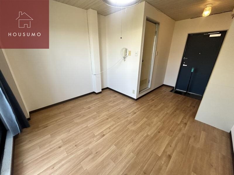 物件内観写真17　(おしゃれな居間です)