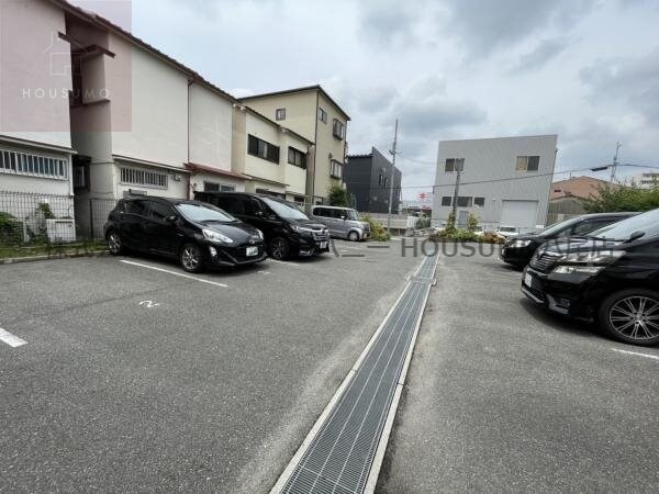 駐車場(駐車場です)