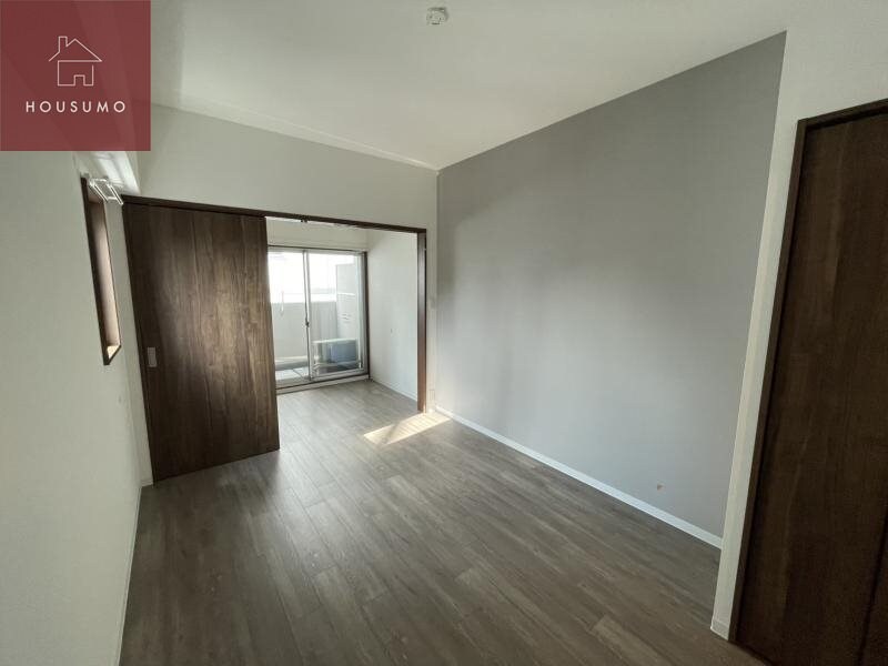 物件内観写真6　(おしゃれな居間です)