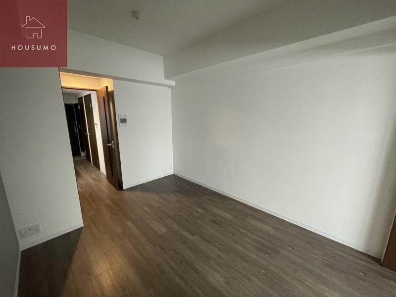 物件内観写真25　(こちらのリビングで趣味の時間をお楽しみください)