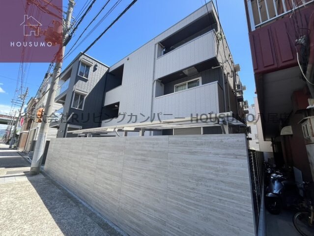 物件外観写真1　(きれいな外観です)