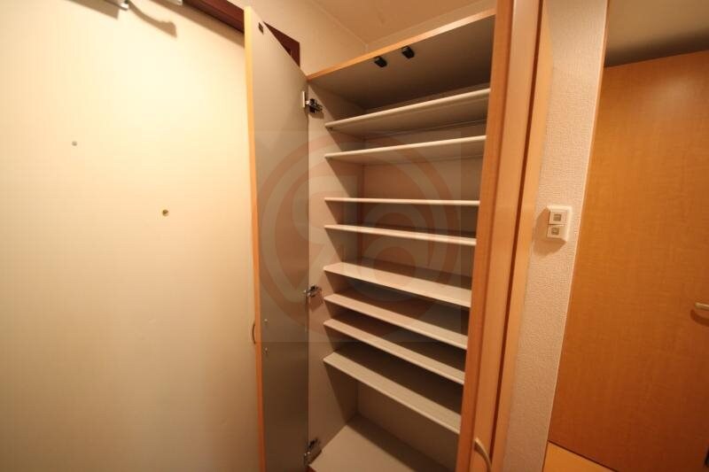 物件内観写真17　(収納のためのスペースです)