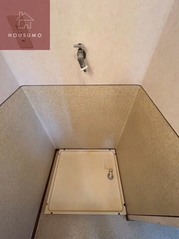 物件内観写真11　(こちらの居間で趣味の時間をお楽しみください)