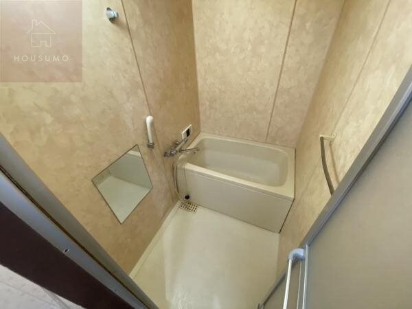 物件内観写真7　(日々の疲れを癒すお風呂付です)