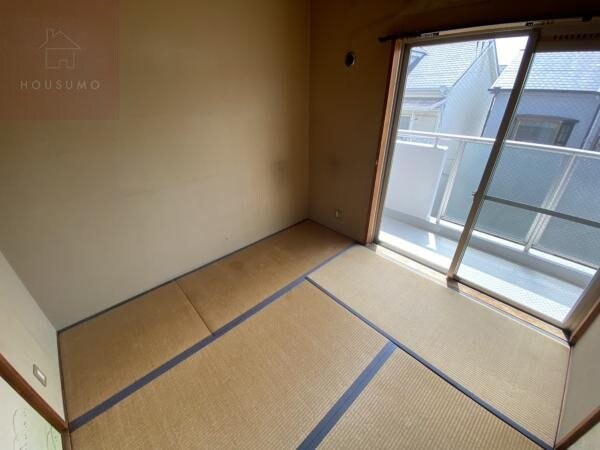 和室(和室があると落ち着いた雰囲気になりますね)