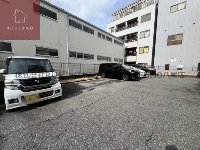 物件外観写真3　(駐車場があります)
