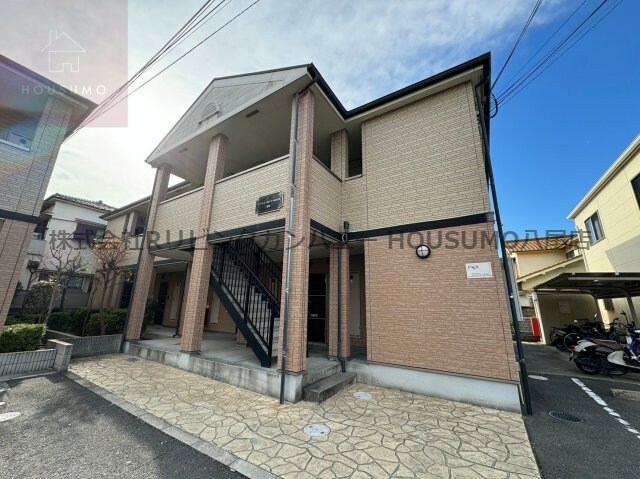 物件外観写真1　(落ち着いた雰囲気の外観です)