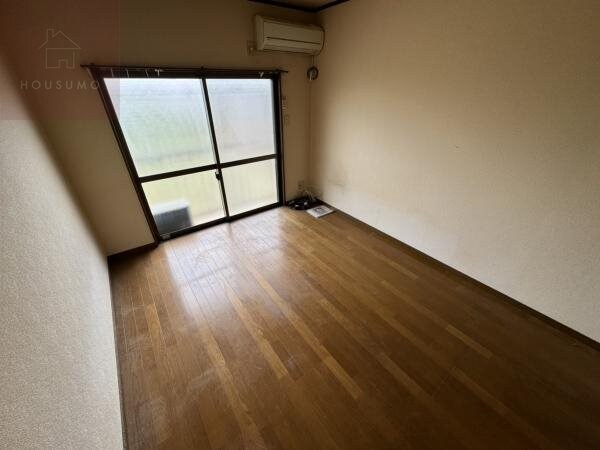 物件内観写真5　(リビングです)