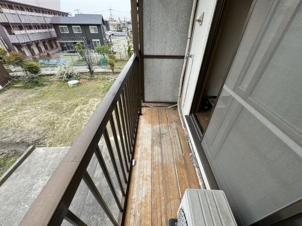 物件内観写真13　(広々としたバルコニーです)