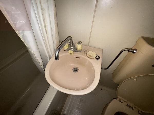 物件内観写真19　(広い洗面スペース)